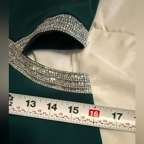 Elegant Green Strapless Dress with Silver Accents at midriff - Picture 6 of 12